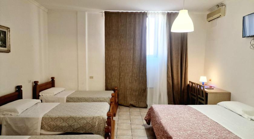 Ötágyas szoba (Quintuple) fotója 0