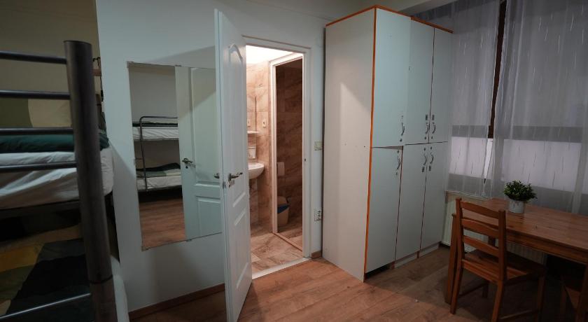 Image of Bed in 10-Bed Mixed Dormitory Room 3