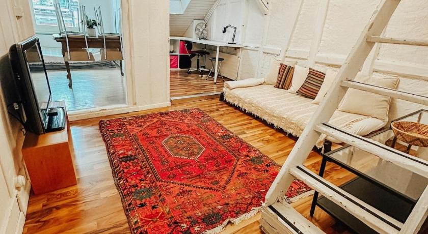 Central city apartment with terrace