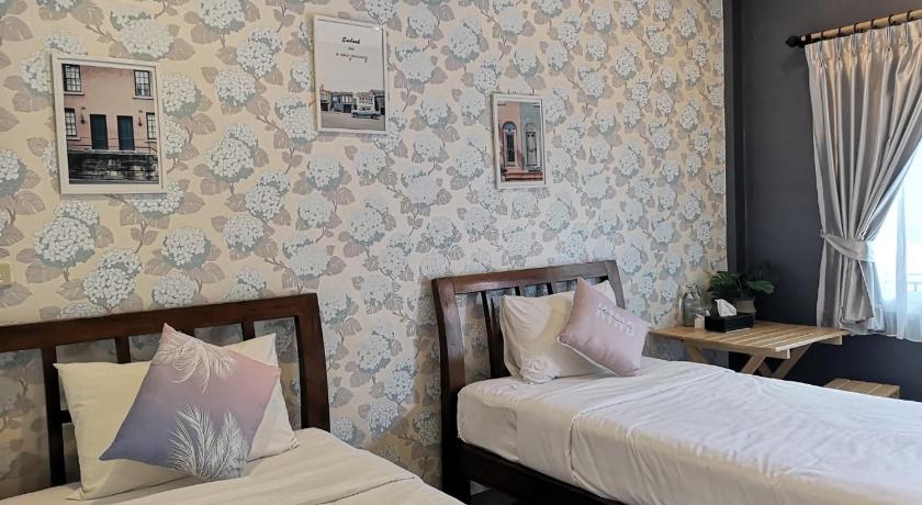 Image of Standard Twin Room 0