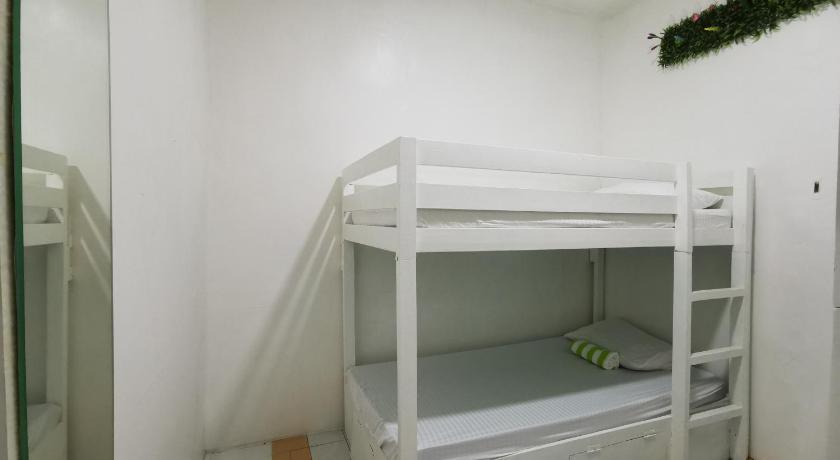 Cebu Resorts Side Hostel 4-Star Hotel lobby