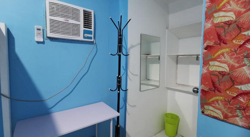 Cebu Resorts Side Hostel 4-Star Hotel lobby