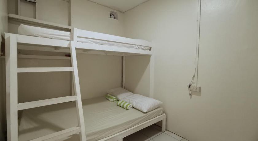 Cebu Resorts Side Hostel 4-Star Hotel exterior