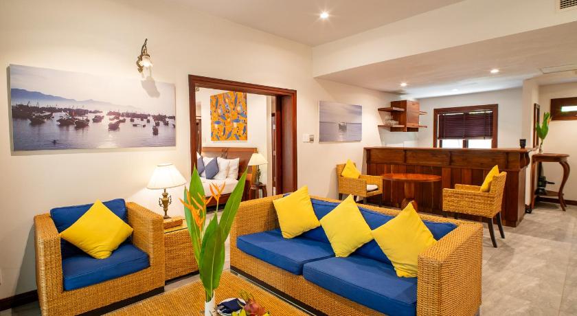 Image de Suite avec Vue sur le Jardin (Garden View Suite) 8