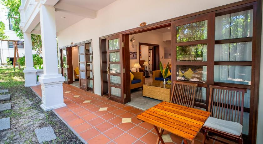 Image de Suite avec Vue sur le Jardin (Garden View Suite) 9