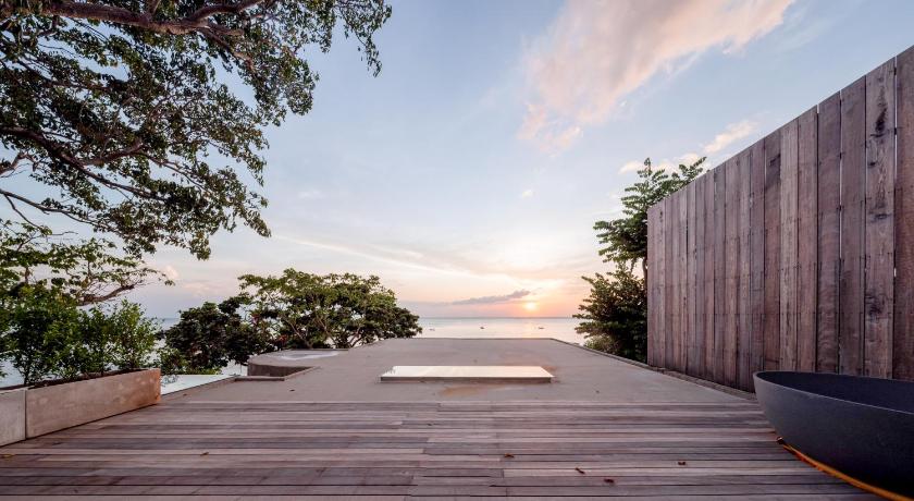 Vows Villa Beachfront - image 22
