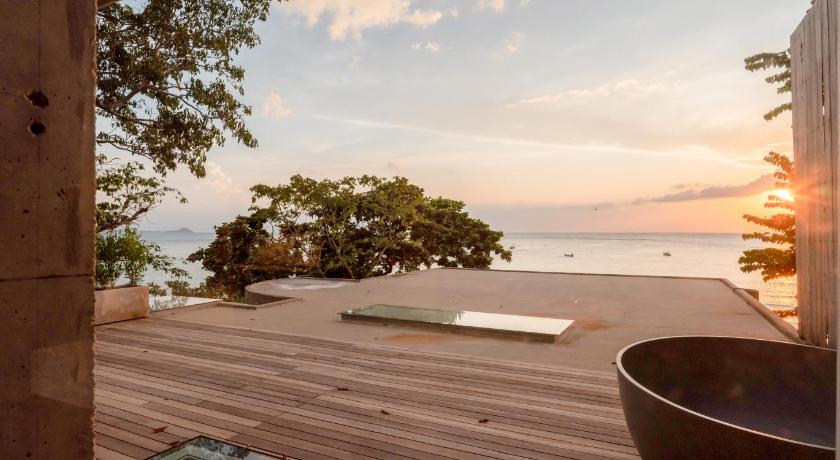 Vows Villa Beachfront - image 35