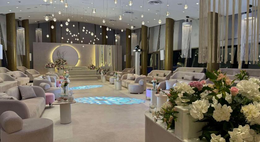 Radisson Blu Hotel Kuwait - image 3
