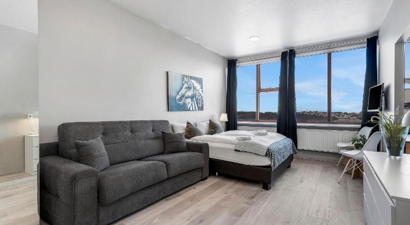 Image of Superior Studio with Balcony 4