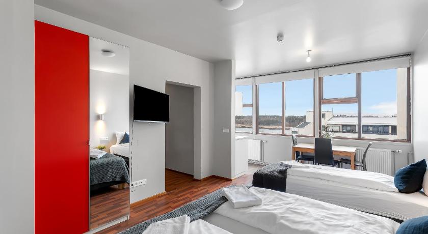 Image of Studio for 3 People 5