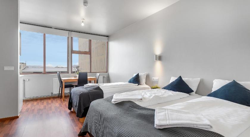 Image of Studio for 3 People 12