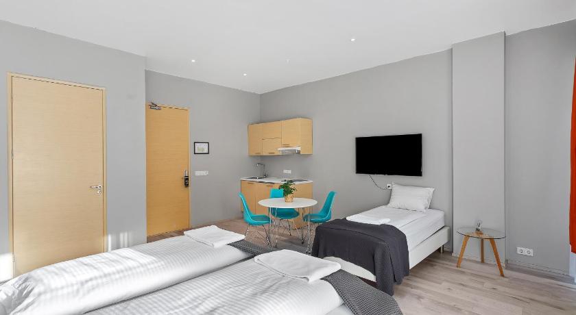 Image of Studio for 3 People 15