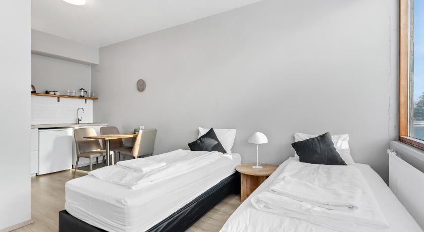 Image of Studio for 3 People 16