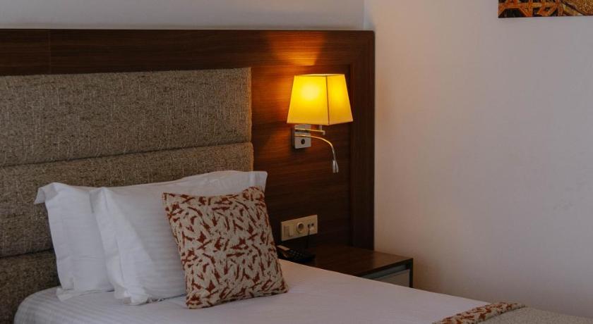 Image de Superior Room Twin Bed City View 7