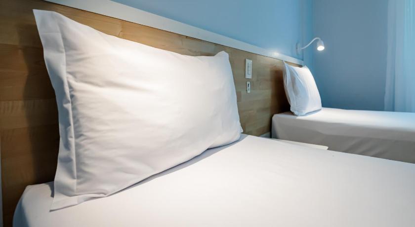 Standard Apartment with One Double Bed and Two Single Beds fotója 13