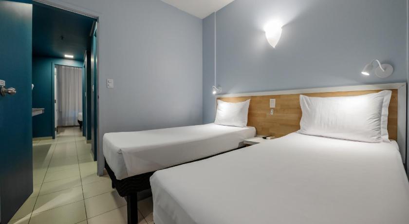 Standard Apartment with One Double Bed and Two Single Beds fotója 9