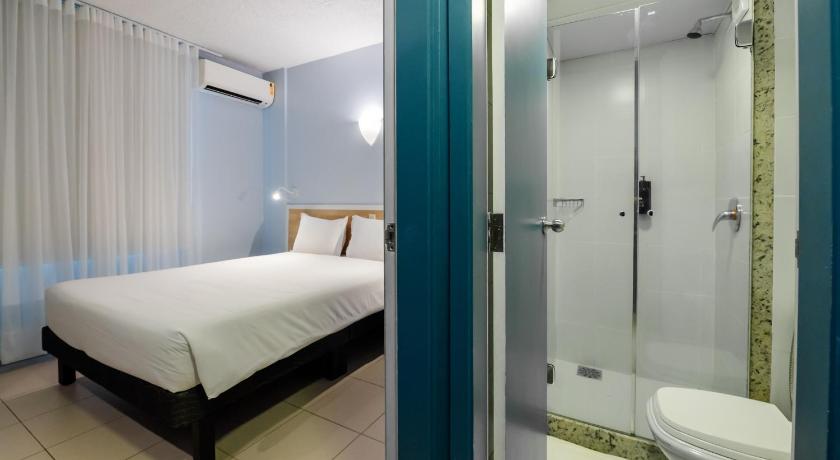 Standard Apartment with One Double Bed and Two Single Beds fotója 14