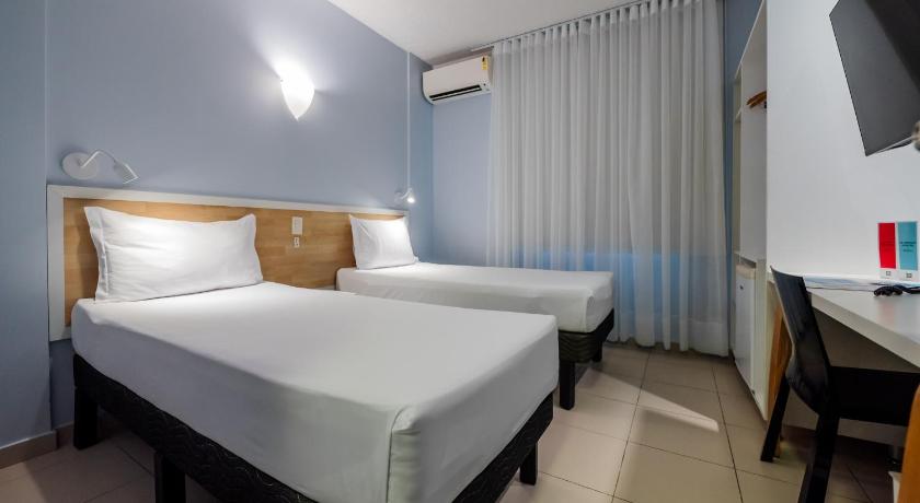 Standard Apartment with One Double Bed and Two Single Beds fotója 8
