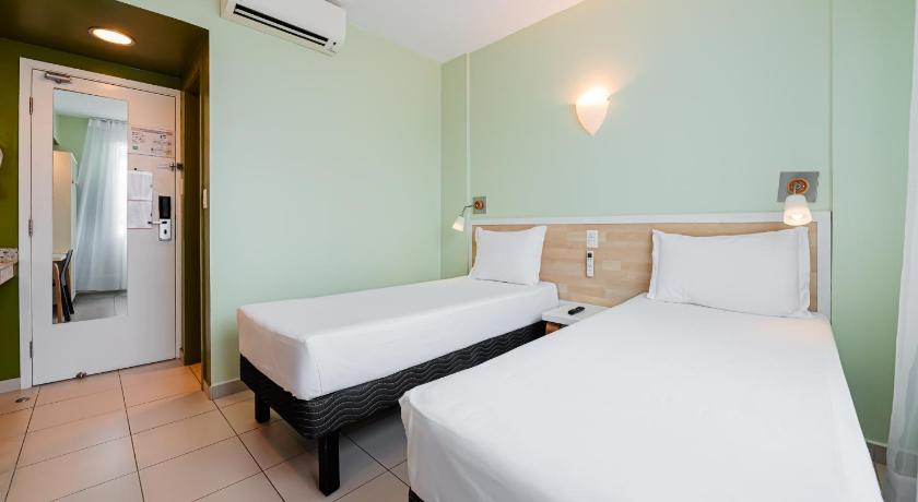 Standard apartment with 2 single beds fotója 3