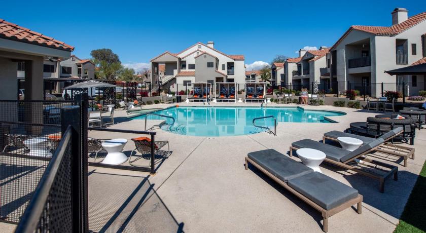 피닉스 (AZ) Cozy 2BR-Pool, Yoga Rm, Gym, Cabanas, BBQ,Prkng 4성급 숙소 로비