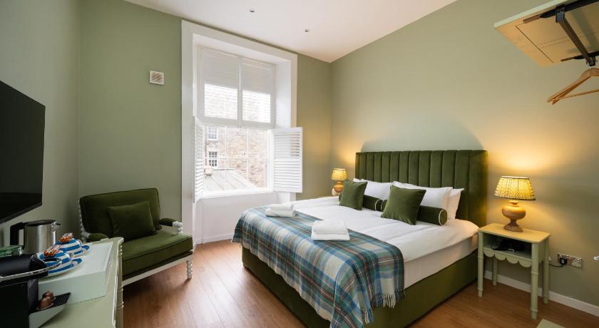 Image of Deluxe Double Room with Shower 9