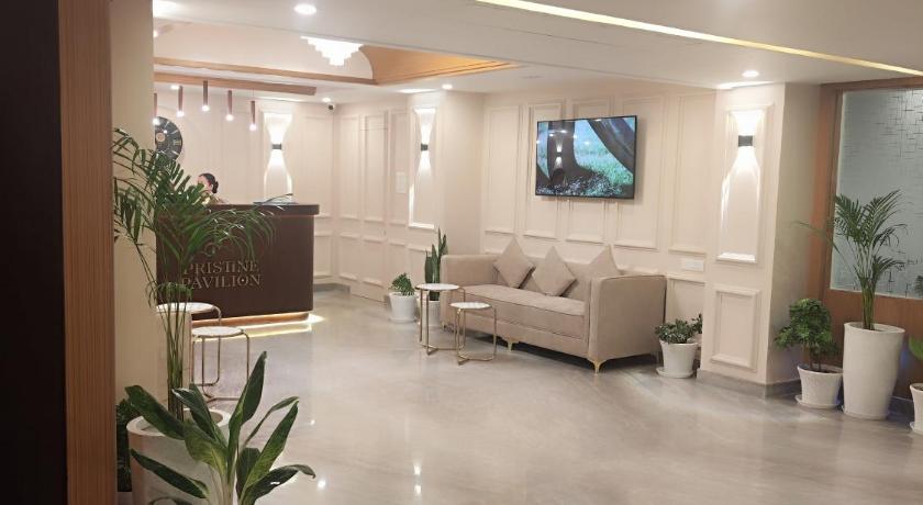 Pristine Pavilion Hotel - image 10