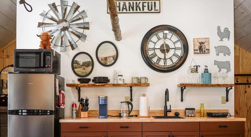 Oakland Couples Retreat - The HayLoft- Rustic Escape For 2 3-Star Accommodation exterior