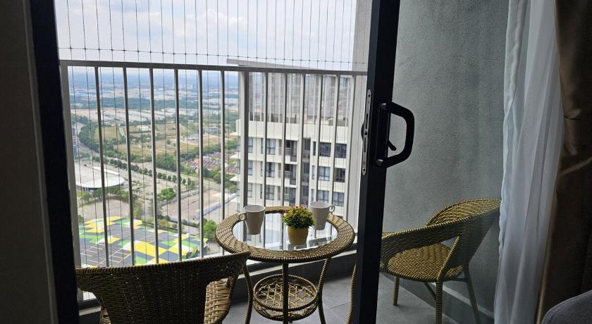 Sunsuria Forum Modern Suites Setia Alam - image 8
