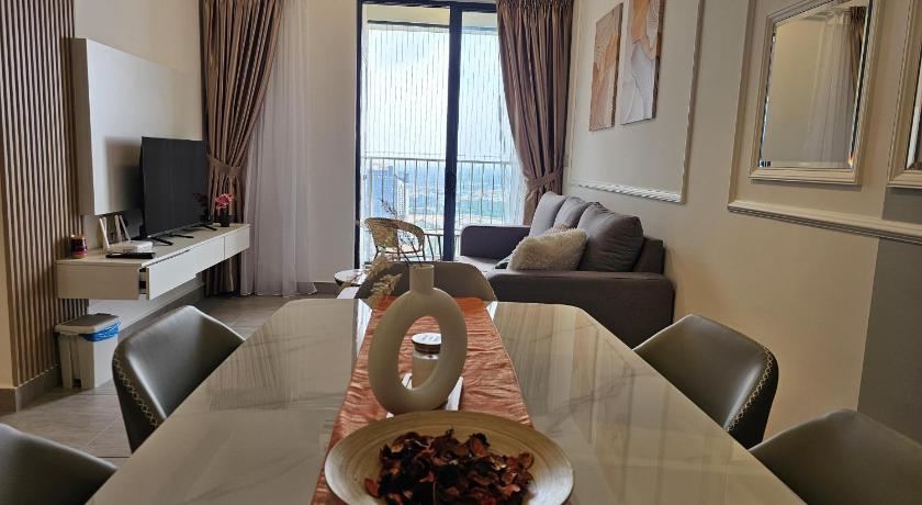 Sunsuria Forum Modern Suites Setia Alam - image 12