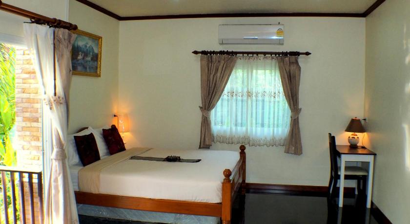 Image of Superior Chalet 14