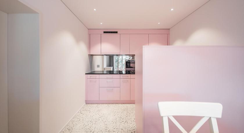 Image of Apartment with Shower 1