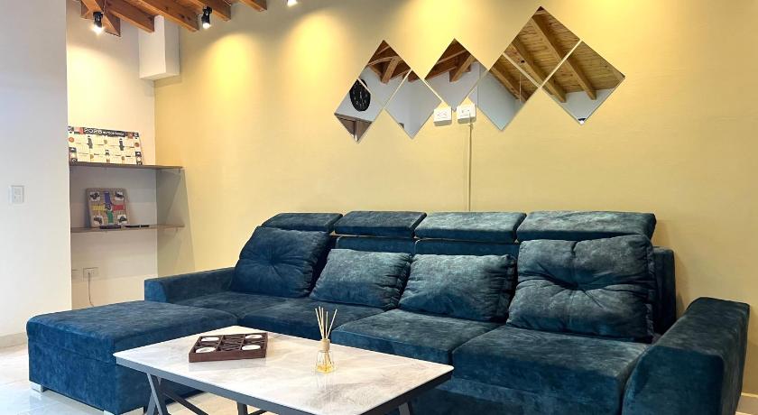 Casa Dorada - Confort a solo una cuadra del Parque