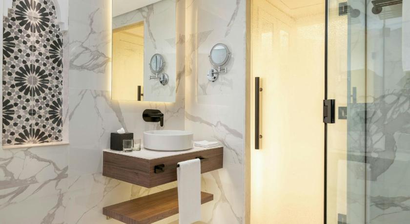 Image of Premium King Room 6