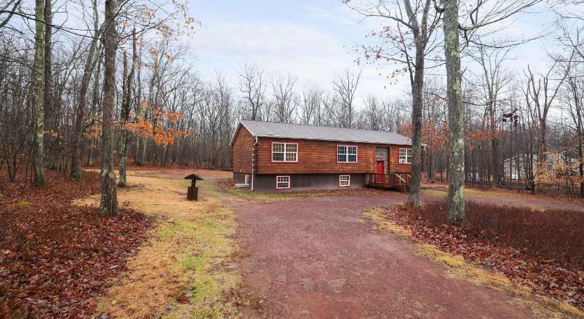 화이트 헤이븐 (PA) Cozy Freeland Retreat- Firepit Pool Table Hot Tub 4성급 숙소 객실