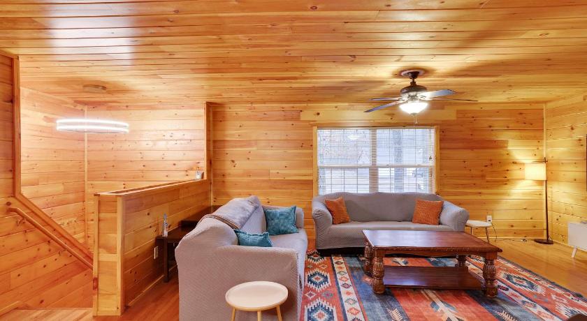 화이트 헤이븐 (PA) Cozy Freeland Retreat- Firepit Pool Table Hot Tub 4성급 숙소 스위트룸