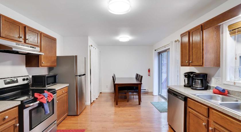 화이트 헤이븐 (PA) Cozy Freeland Retreat- Firepit Pool Table Hot Tub 4성급 숙소 객실