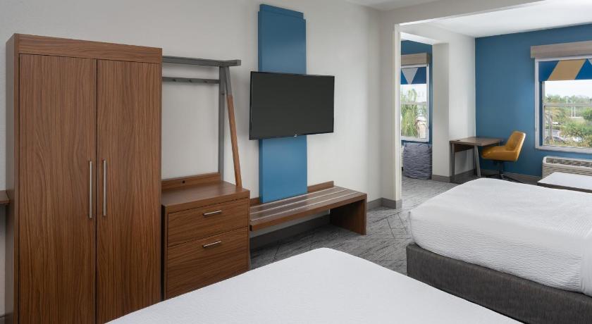 Image of 1 Bedroom Family Suite Sofa Bed 5