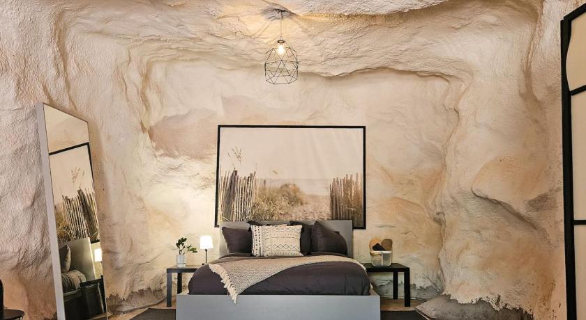 The Caves at Moab - At Private Riverside Ranch