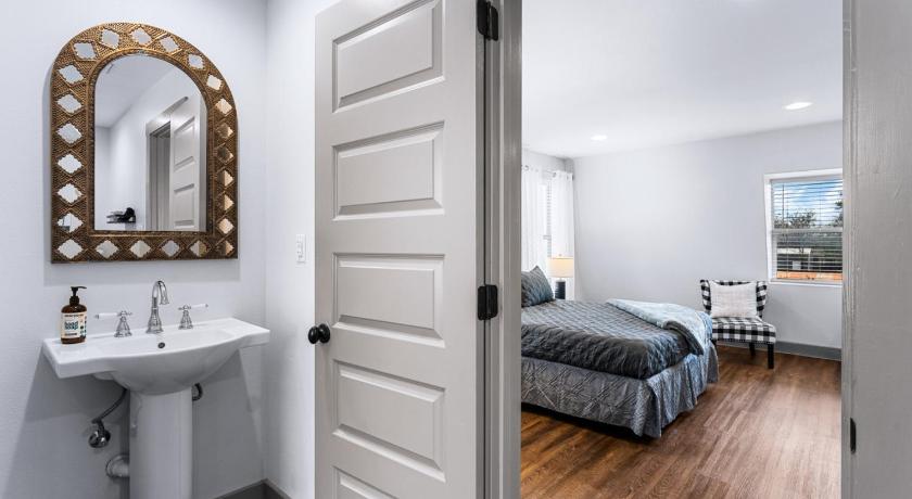 본 (TX) Large Suite Near Downtown Boerne By River 4성급 숙소 스위트룸