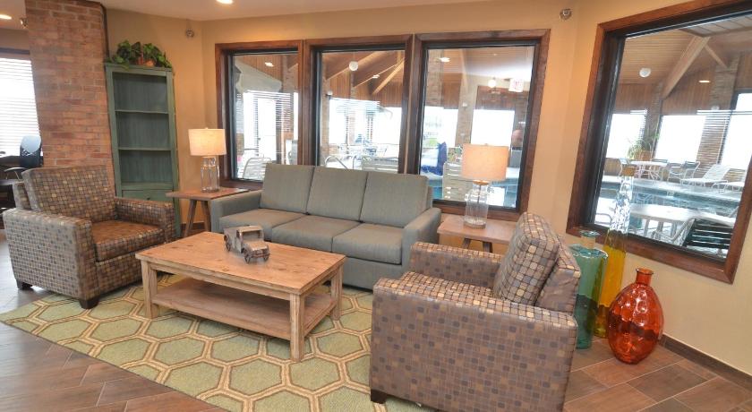 AmericInn by Wyndham Mount Pleasant photo