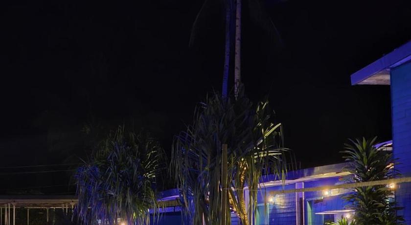 Image of Deluxe 9