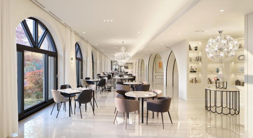 龍仁 Hanwha Resort Yongin Besançon 4つ星 ホテル ロビー