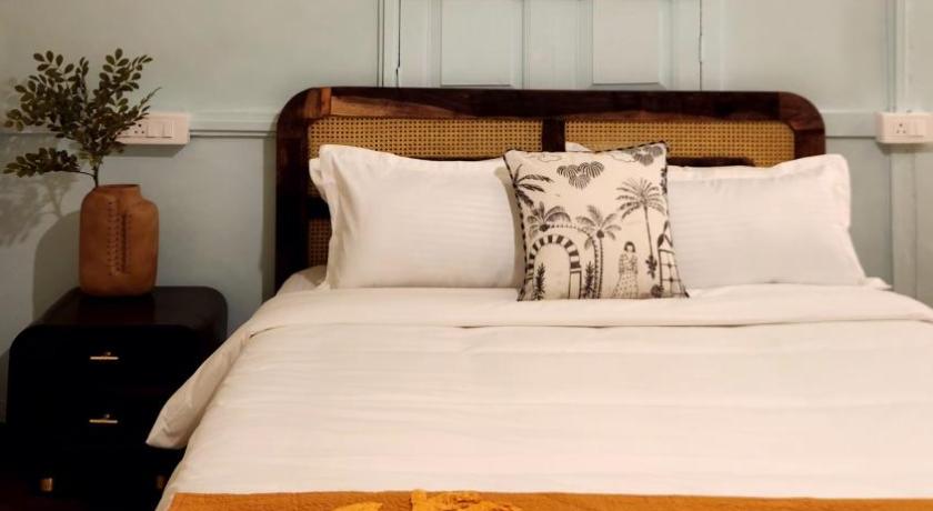 Image of Deluxe Queen Room 0
