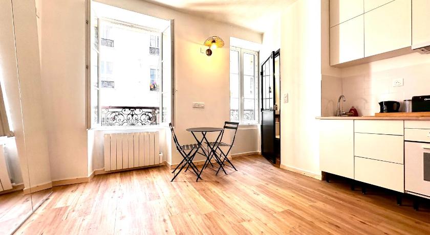 Sunny Paris studio in the heart of 11eme