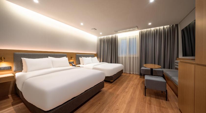 Seoul Comfort Inn Yeouido 3-Star Hotel lobby