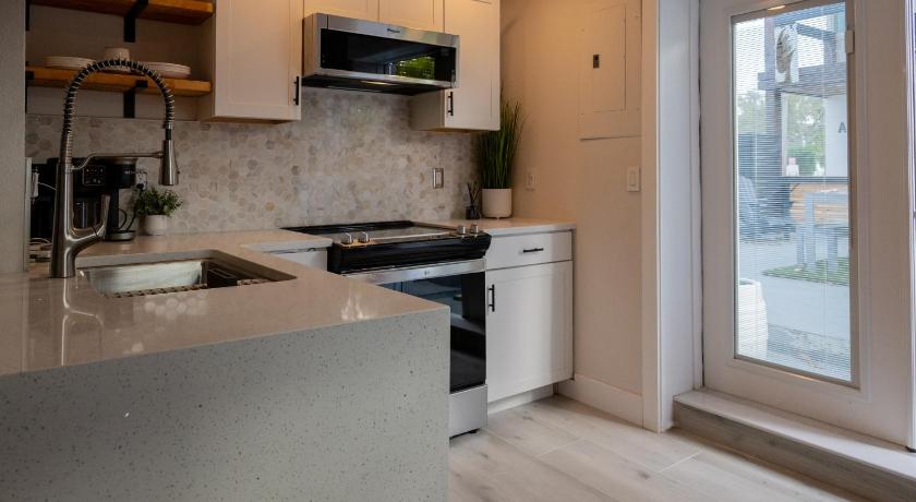 로클레지 Shares Loft Luxury Apt - NEW! 4성급 숙소 레스토랑