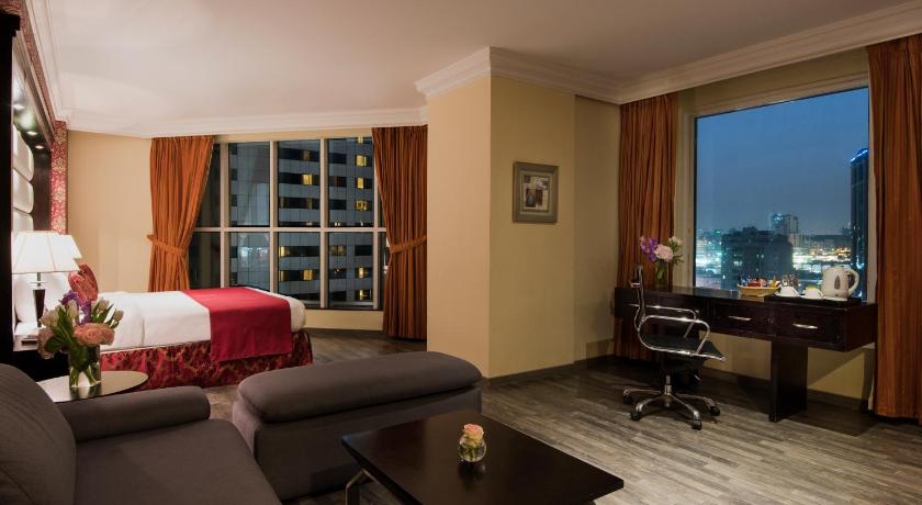 Image of 1 King Bed, Nonsmoking, Air Conditioning 3