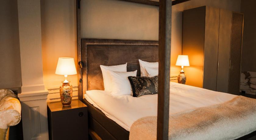 Image of Rosen Suite 7
