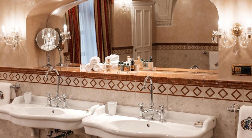 Image of Luxury Suite 2