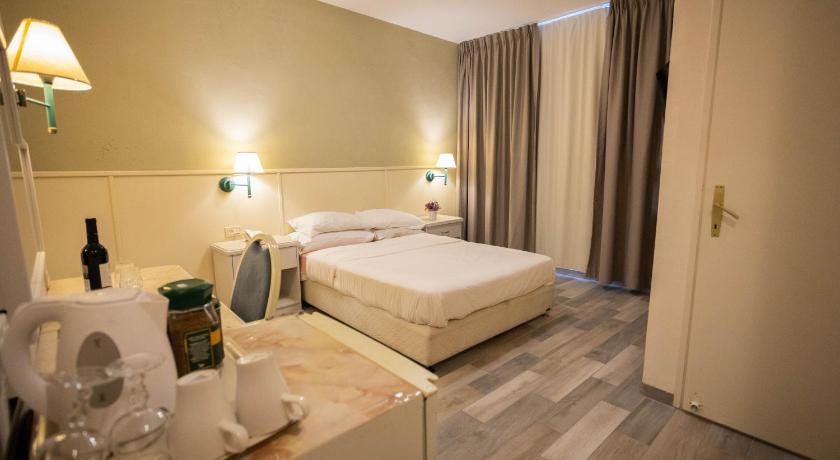 Imagem de Quarto com Cama de Casal ou 2 de Solteiro e Vista do Jardim (Double or Twin Room with Garden View) 0